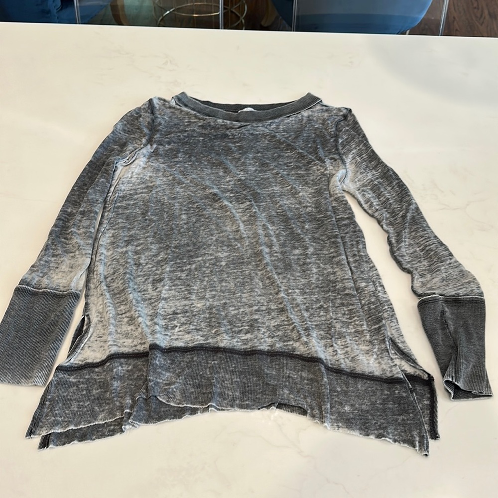 Women’s long sleeve size medium Susina shirt